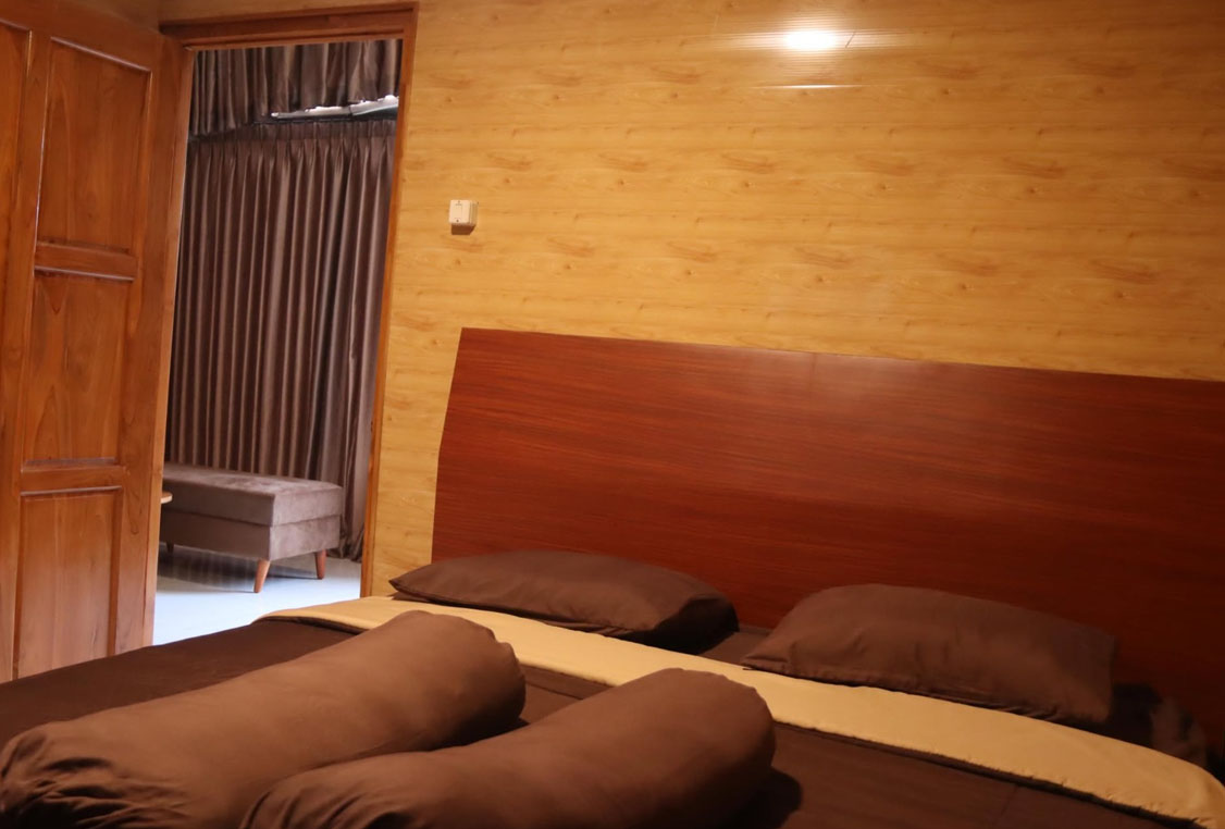 Desain Rumah Kayu Villa Agate Ciater