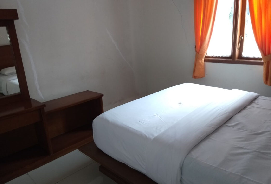 Interior Kamar Tidur Pribadi 2 Kamar Pondok Desa