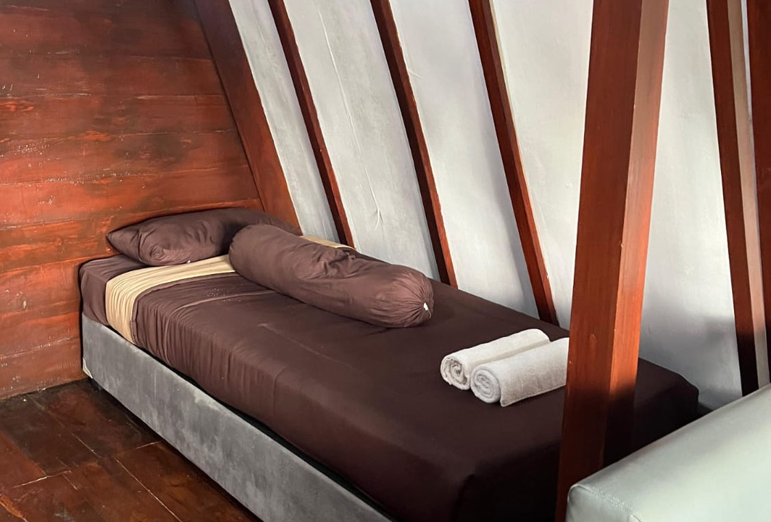 Kamar Tidur Utama Villa Ametrine Double Bed