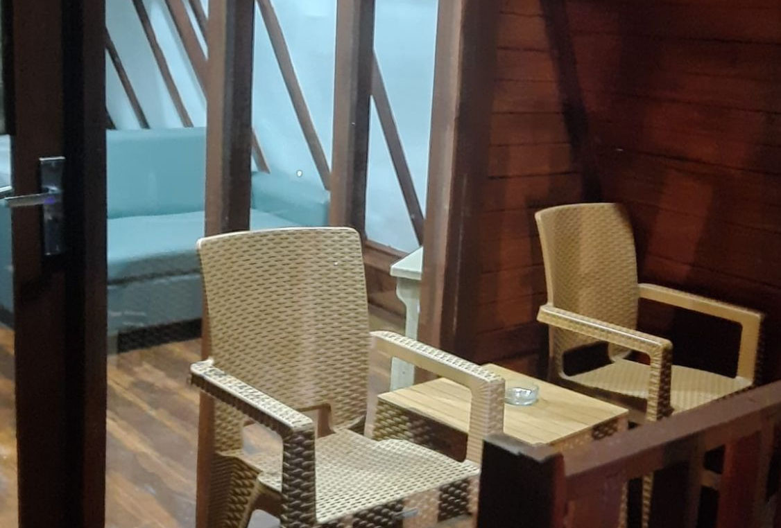 Pemandangan dari Lantai Atas Rumah Kayu