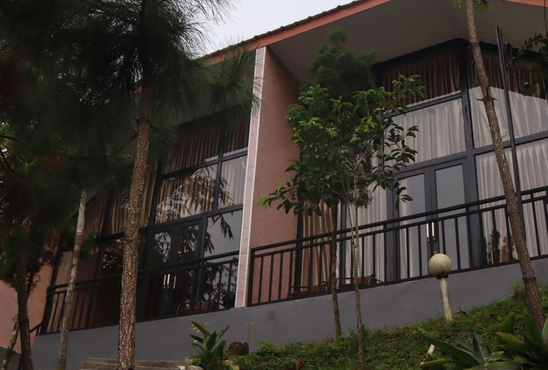 Penginapan Ciater Termasuk Sarapan Bathtub