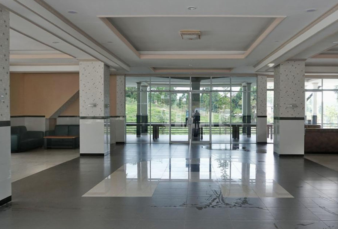 Alat BBQ lengkap untuk pesta malam rombongan di Villa CHR