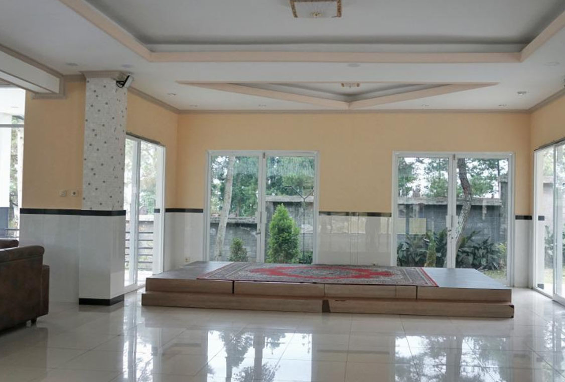 Fasilitas Karaoke dalam ruangan Villa CHR untuk hiburan