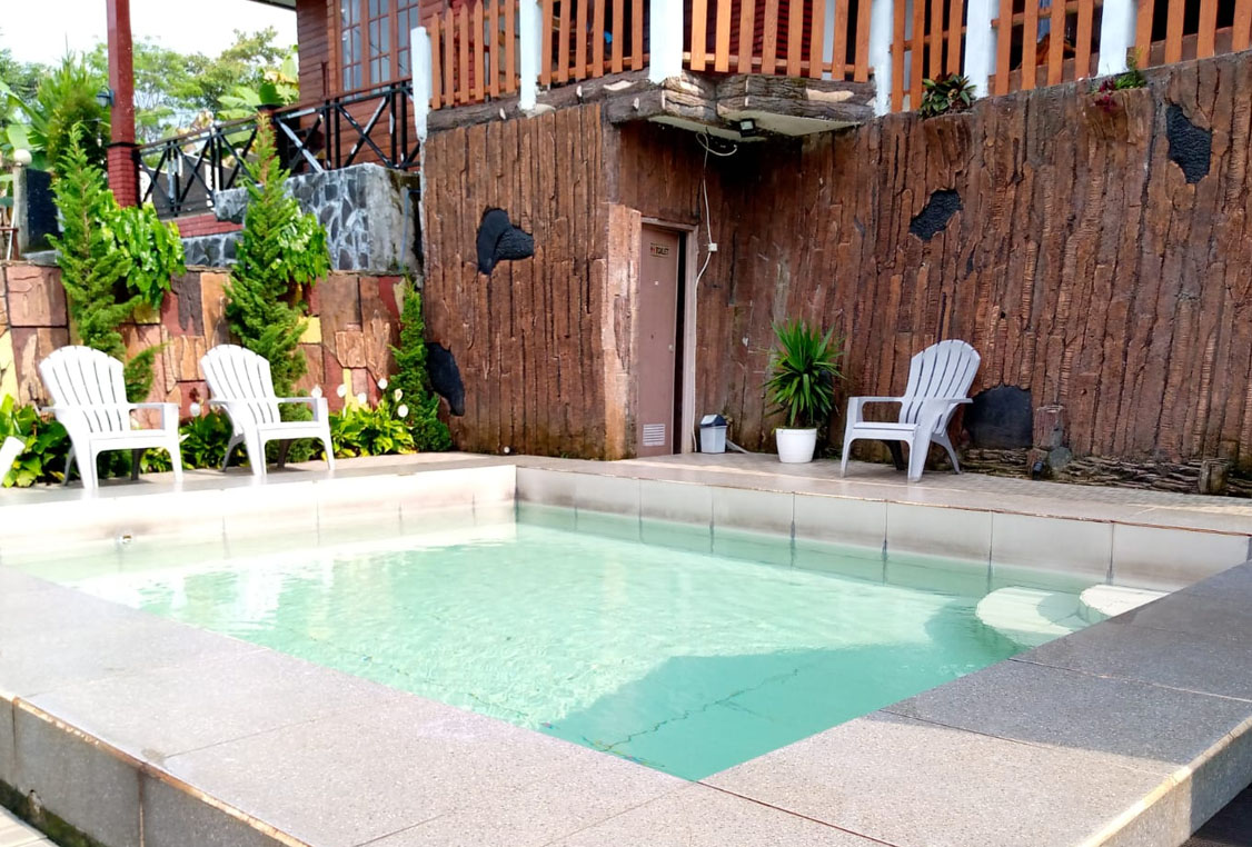 Kolam renang air hangat villa agata ciater