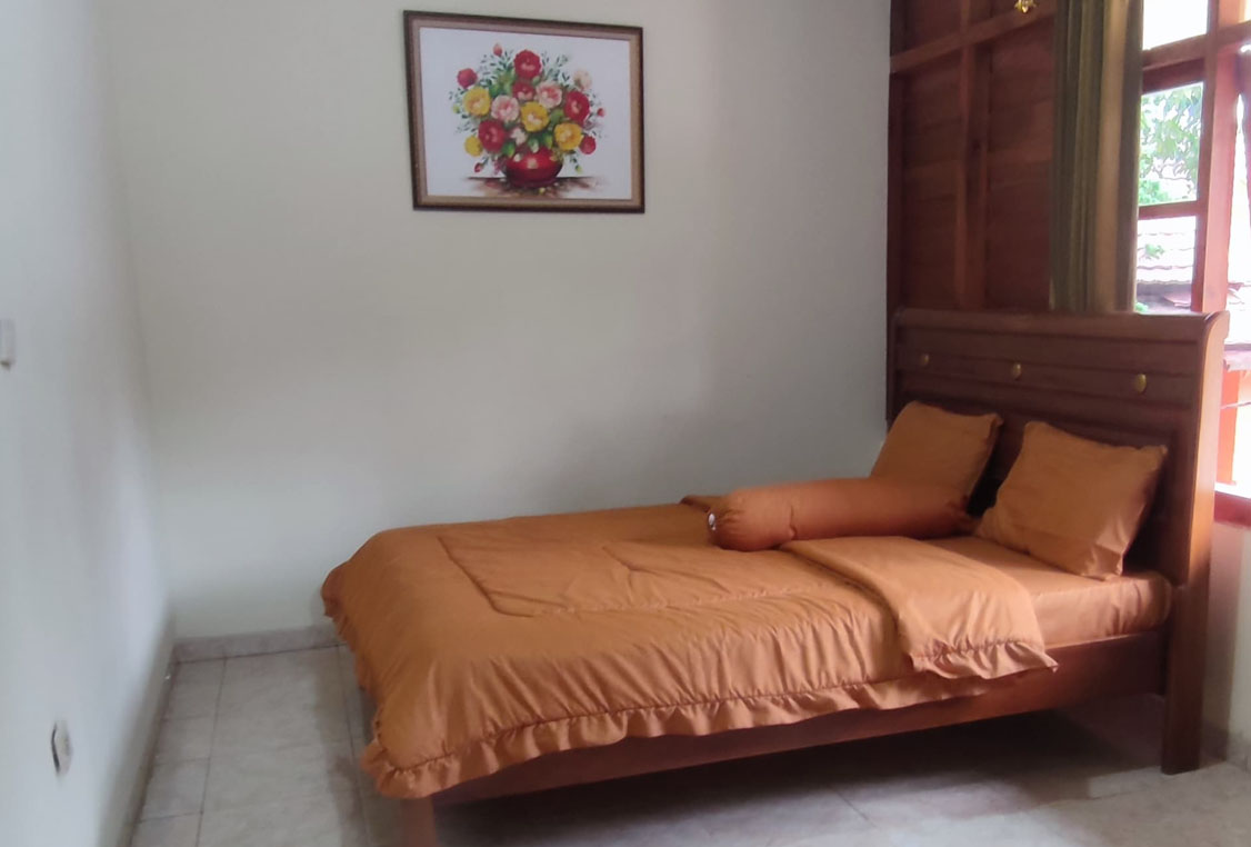 Pemandangan sekitar Villa Flamboyan Ciater