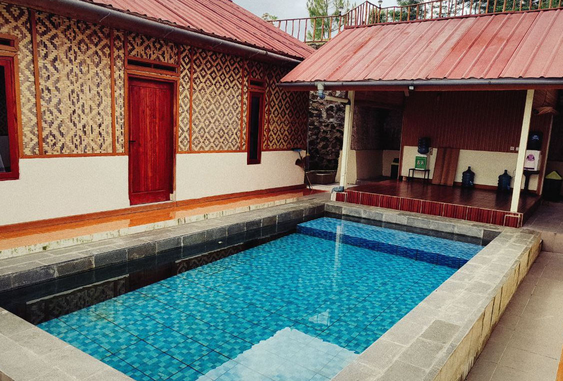 Pemandian Kolam Rendam Air Hangat Villa Rayya