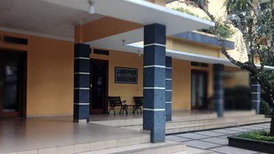 Villa Granpas Ciater Subang tampak depan