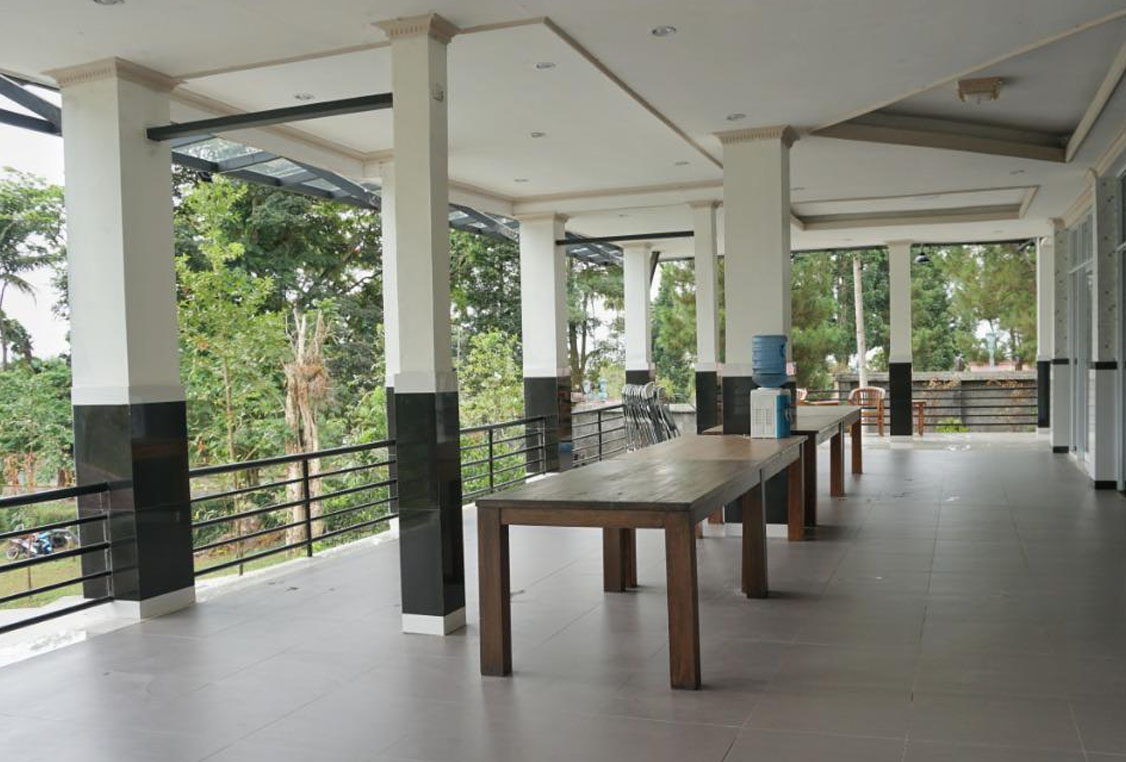 Villa rombongan besar Ciater dekat pemandian air panas